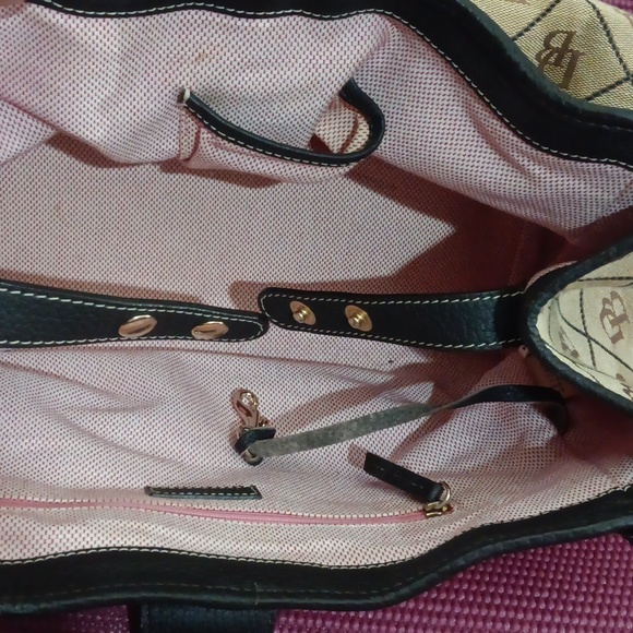 Dooney Bourke - Picture 15 of 15